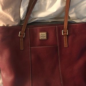 Dooney and Bourke tote   In good condition